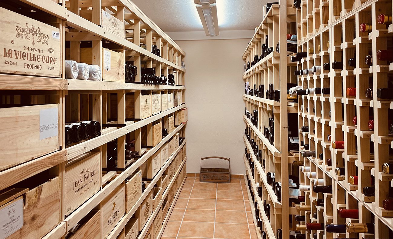 Mittelgroßer privater Weinkeller